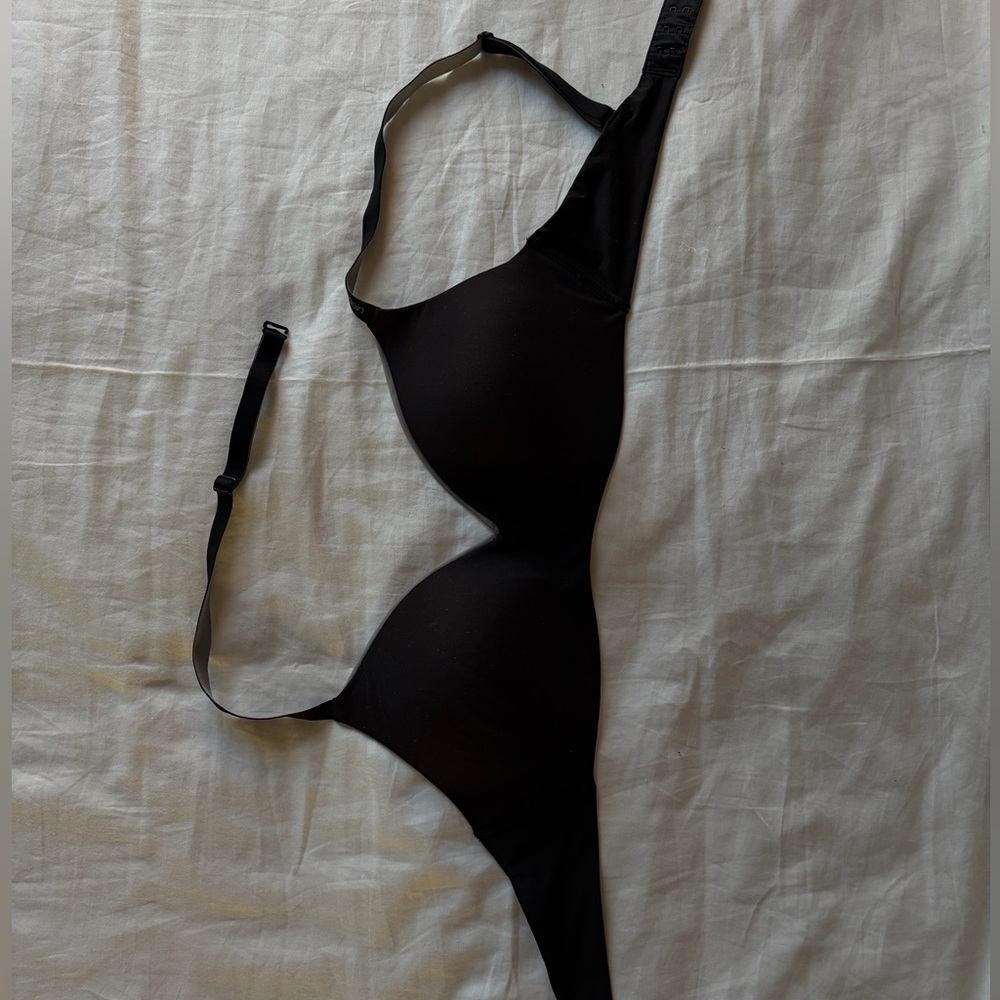 Calvin Klein Lightly Lined Wireless T-Shirt Bra (Black)